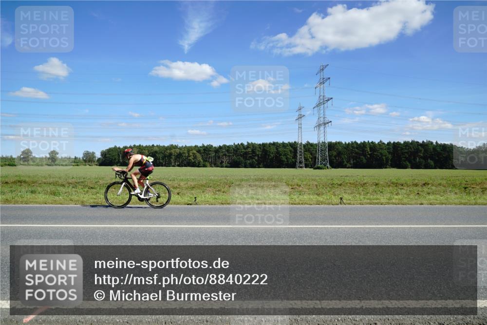 07.09.2025 - 19. Norderstedt Triathlon Michael Burmester http://msf.ph/oto/8840222 07.09.2025 14:26:56 Radfahren 450, 972 meine-sportfotos.de