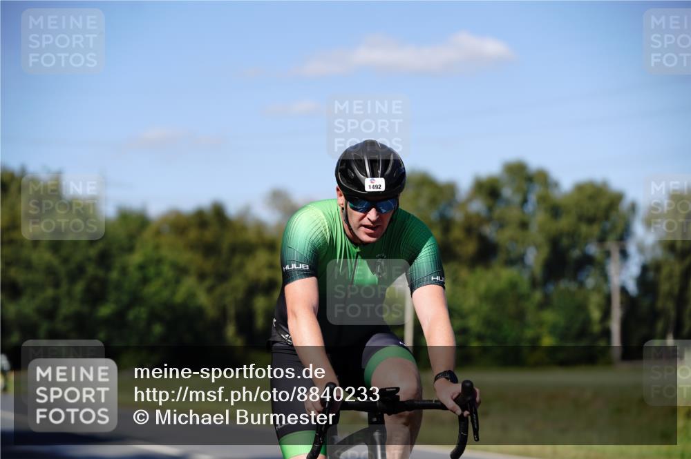 07.09.2025 - 19. Norderstedt Triathlon Michael Burmester http://msf.ph/oto/8840233 07.09.2025 14:54:47 Radfahren 1492 meine-sportfotos.de