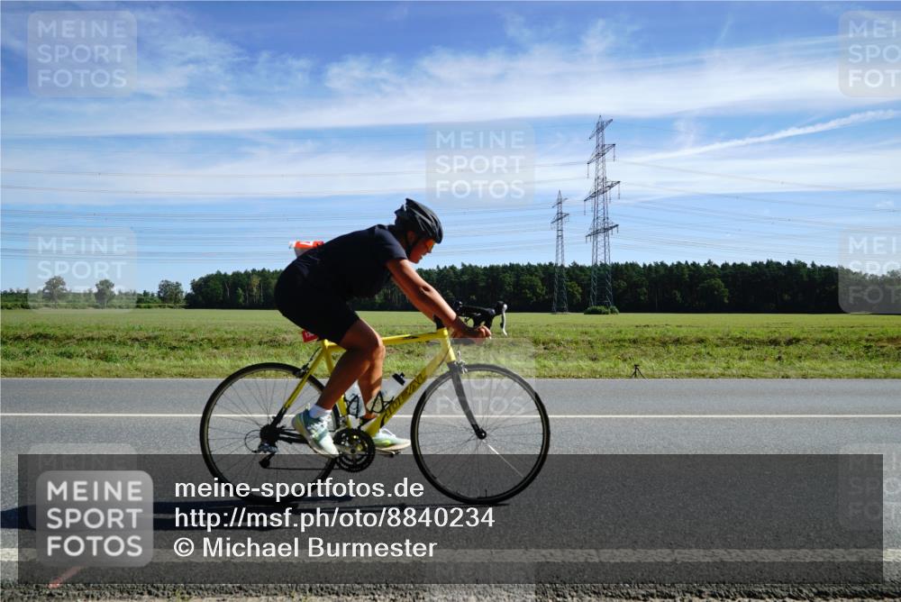 07.09.2025 - 19. Norderstedt Triathlon Michael Burmester http://msf.ph/oto/8840234 07.09.2025 12:19:08 Radfahren 1387 meine-sportfotos.de