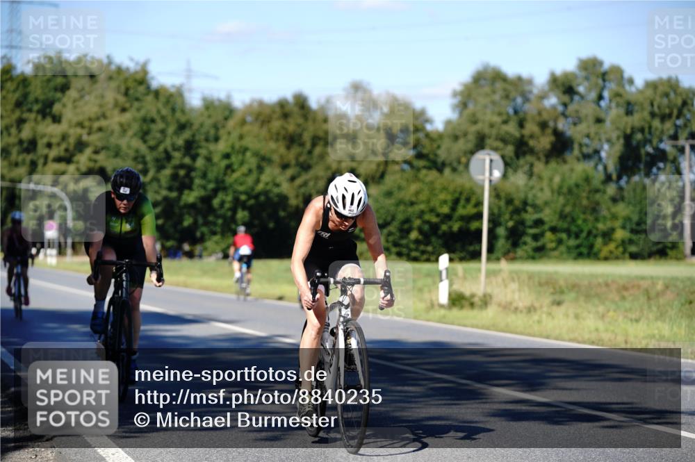 07.09.2025 - 19. Norderstedt Triathlon Michael Burmester http://msf.ph/oto/8840235 07.09.2025 14:54:58 Radfahren 454, 463, 464 meine-sportfotos.de