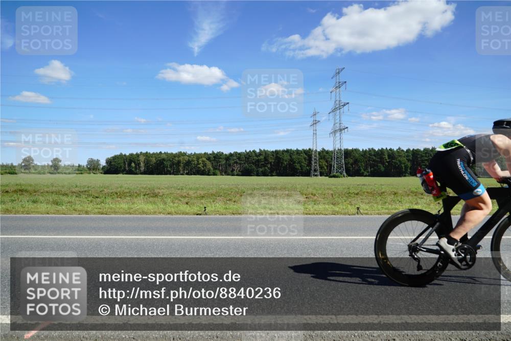 07.09.2025 - 19. Norderstedt Triathlon Michael Burmester http://msf.ph/oto/8840236 07.09.2025 14:26:58 Radfahren 450 meine-sportfotos.de