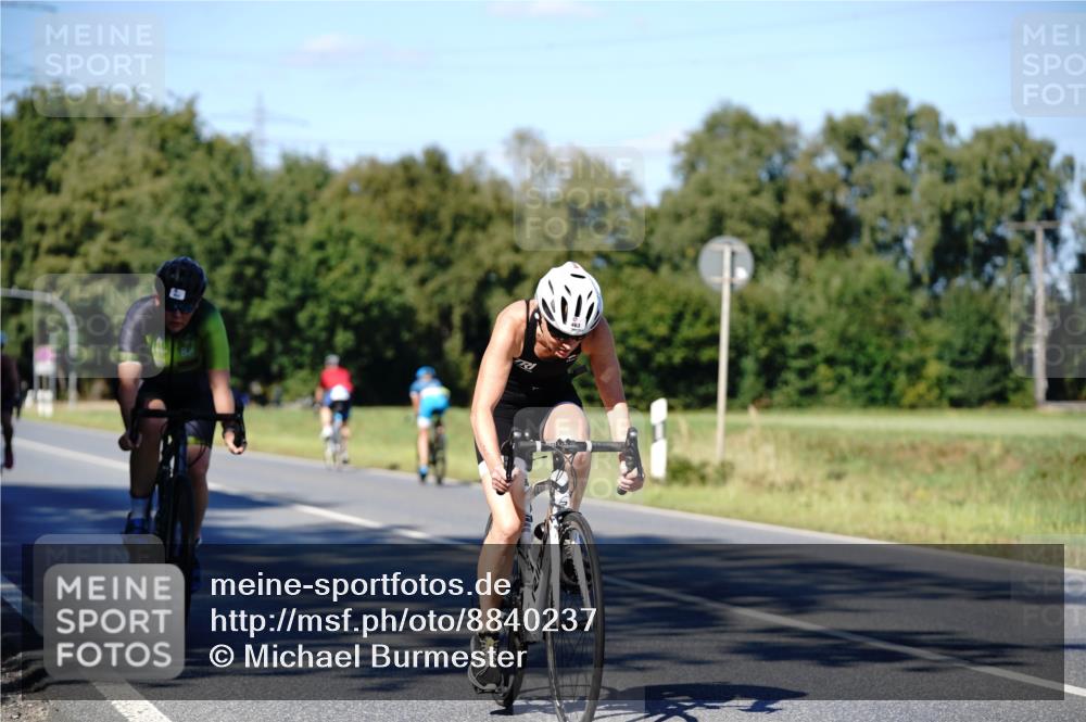07.09.2025 - 19. Norderstedt Triathlon Michael Burmester http://msf.ph/oto/8840237 07.09.2025 14:54:58 Radfahren 454, 463, 464 meine-sportfotos.de