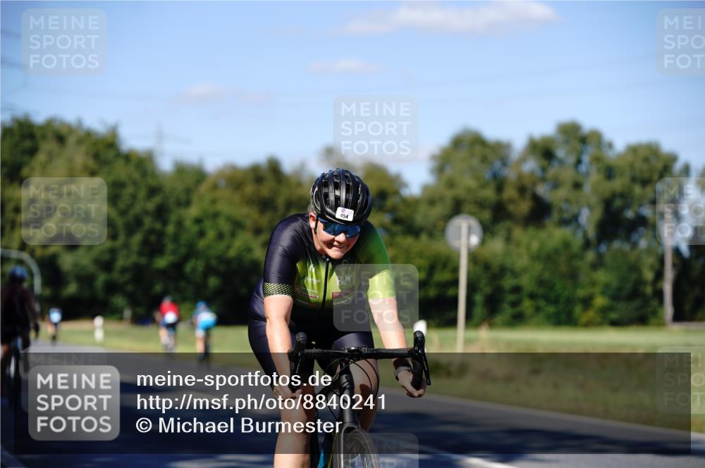 07.09.2025 - 19. Norderstedt Triathlon Michael Burmester http://msf.ph/oto/8840241 07.09.2025 14:54:58 Radfahren 454, 463, 464 meine-sportfotos.de