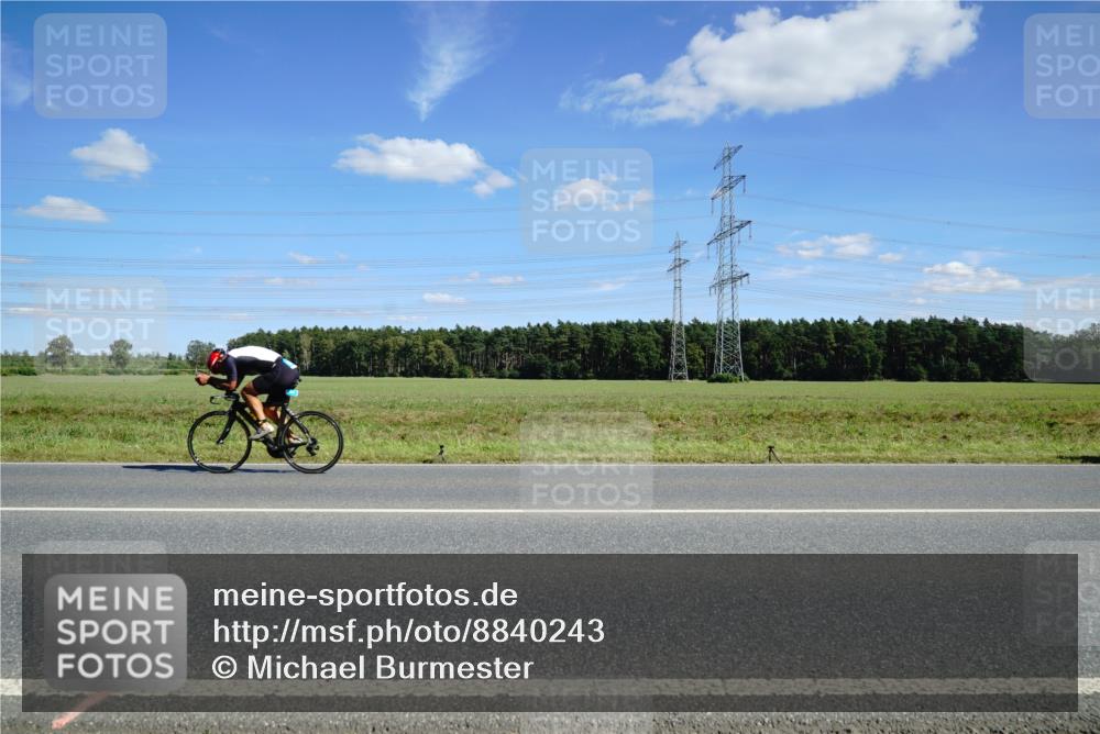 07.09.2025 - 19. Norderstedt Triathlon Michael Burmester http://msf.ph/oto/8840243 07.09.2025 14:27:01 Radfahren 450, 969 meine-sportfotos.de