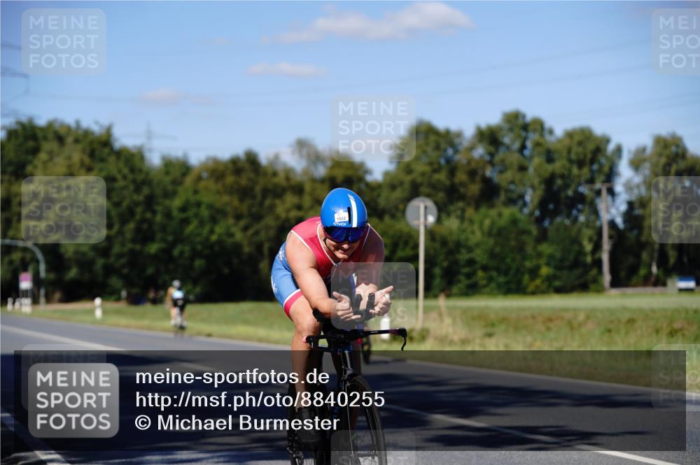 07.09.2025 - 19. Norderstedt Triathlon Michael Burmester http://msf.ph/oto/8840255 07.09.2025 14:55:32 Radfahren 1022 meine-sportfotos.de