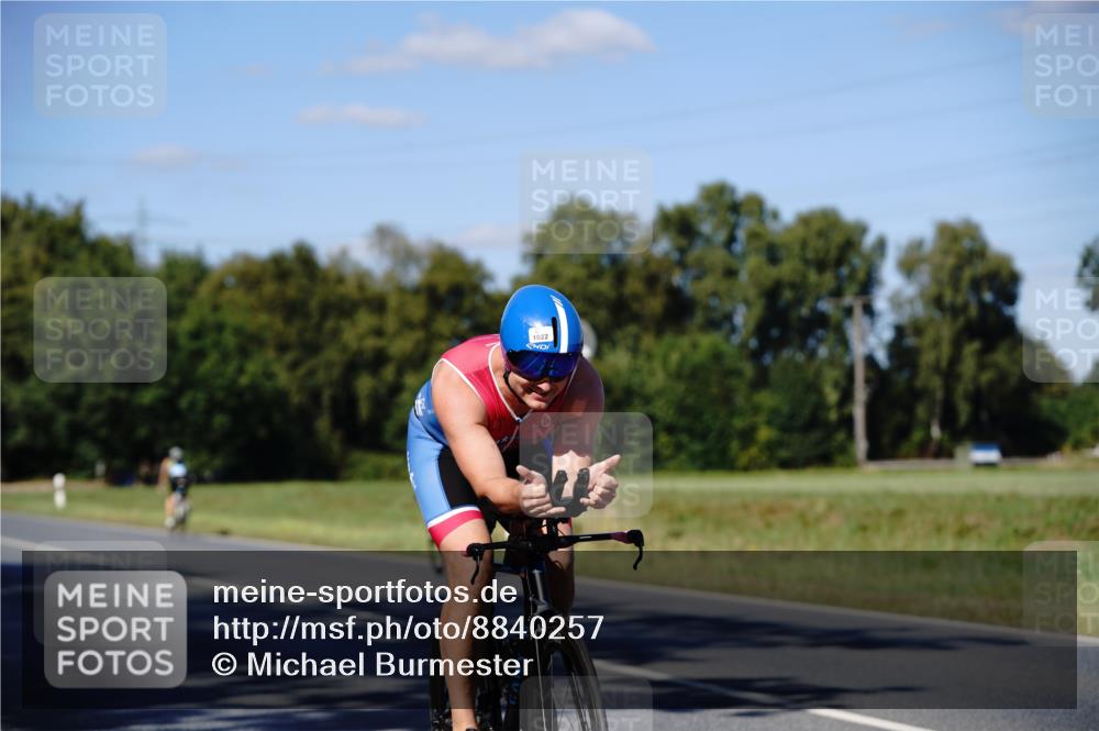 07.09.2025 - 19. Norderstedt Triathlon Michael Burmester http://msf.ph/oto/8840257 07.09.2025 14:55:32 Radfahren 1022 meine-sportfotos.de