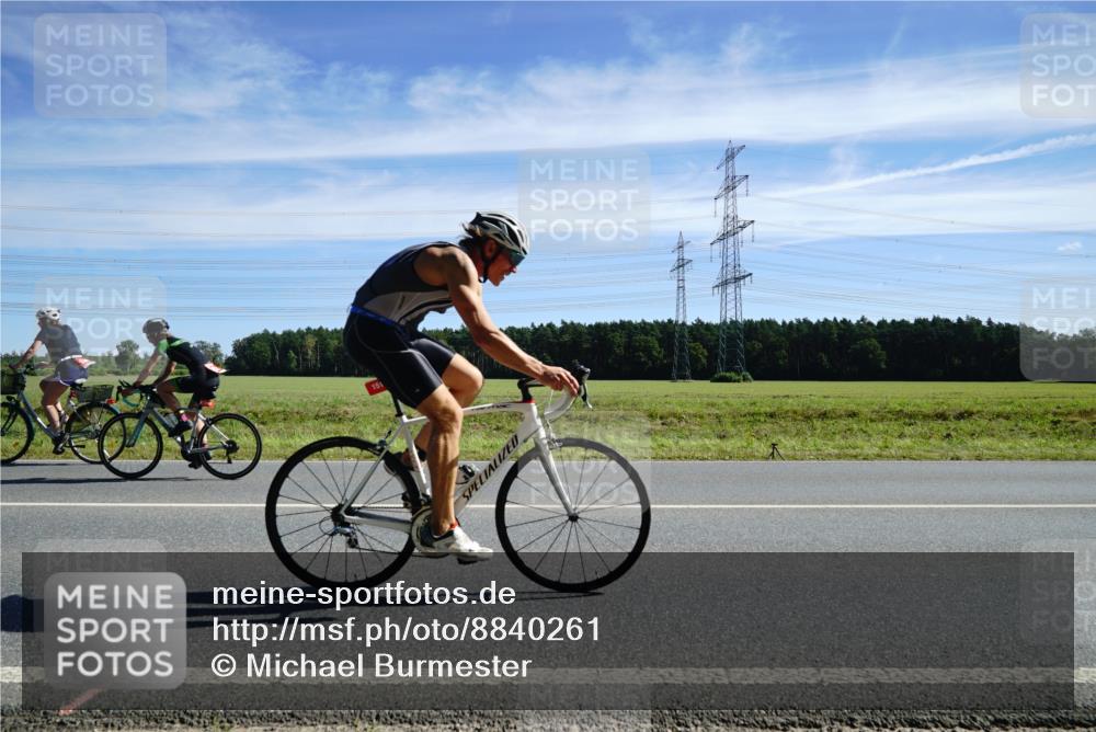07.09.2025 - 19. Norderstedt Triathlon Michael Burmester http://msf.ph/oto/8840261 07.09.2025 12:19:25 Radfahren 151, 182 meine-sportfotos.de