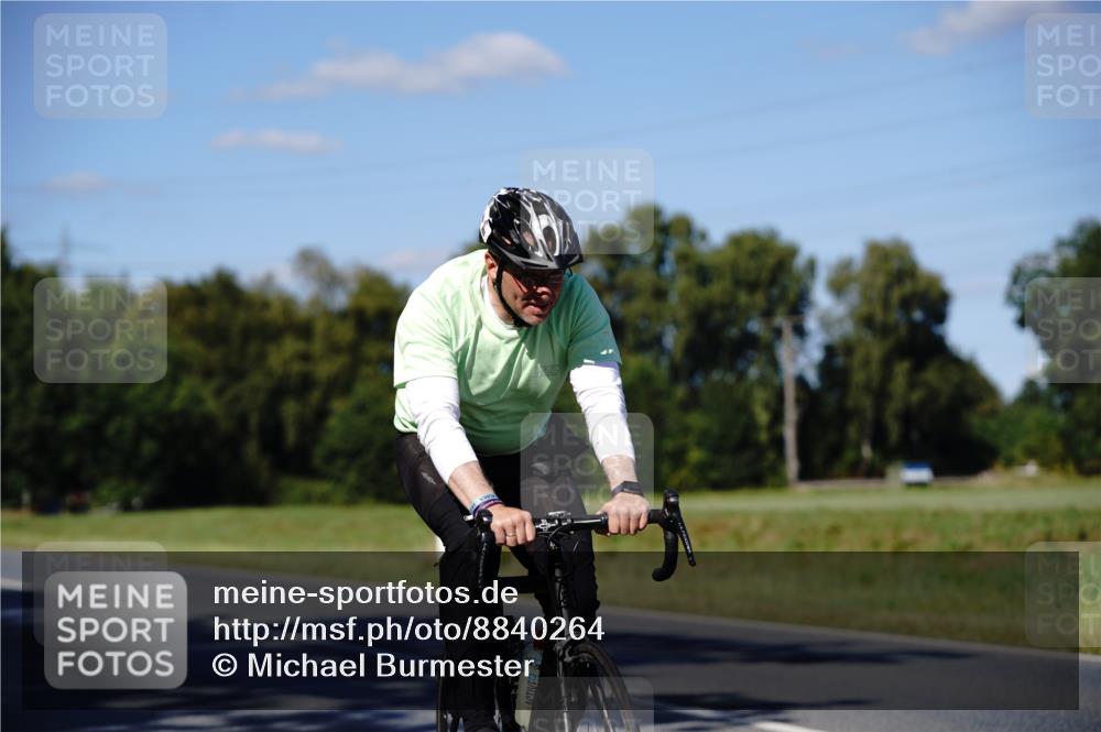07.09.2025 - 19. Norderstedt Triathlon Michael Burmester http://msf.ph/oto/8840264 07.09.2025 14:55:39 Radfahren 905 meine-sportfotos.de