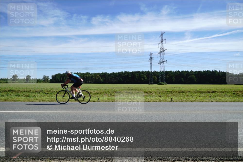 07.09.2025 - 19. Norderstedt Triathlon Michael Burmester http://msf.ph/oto/8840268 07.09.2025 12:19:29 Radfahren  meine-sportfotos.de