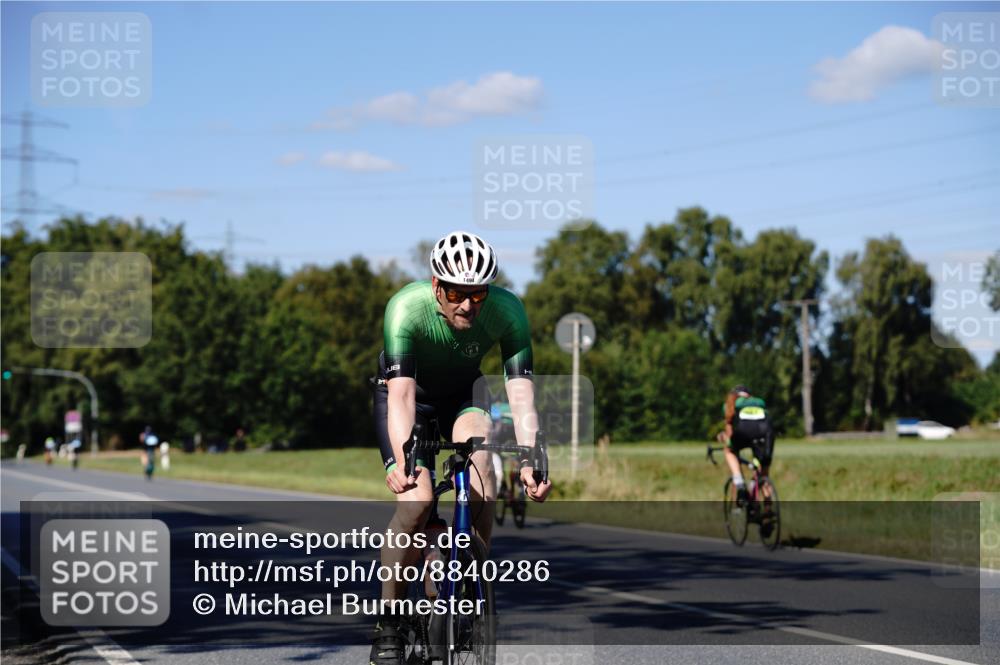 07.09.2025 - 19. Norderstedt Triathlon Michael Burmester http://msf.ph/oto/8840286 07.09.2025 14:56:40 Radfahren 1494 meine-sportfotos.de