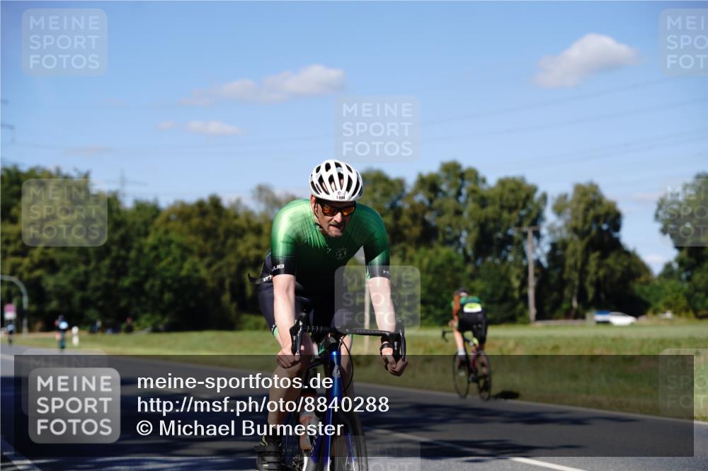 07.09.2025 - 19. Norderstedt Triathlon Michael Burmester http://msf.ph/oto/8840288 07.09.2025 14:56:41 Radfahren 1494 meine-sportfotos.de