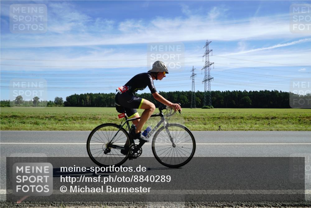 07.09.2025 - 19. Norderstedt Triathlon Michael Burmester http://msf.ph/oto/8840289 07.09.2025 12:19:38 Radfahren 811, 852, 1392 meine-sportfotos.de