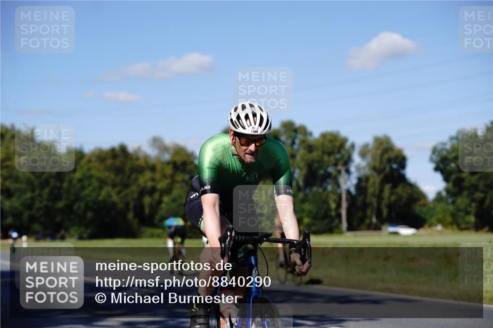 07.09.2025 - 19. Norderstedt Triathlon Michael Burmester http://msf.ph/oto/8840290 07.09.2025 14:56:41 Radfahren 1494 meine-sportfotos.de