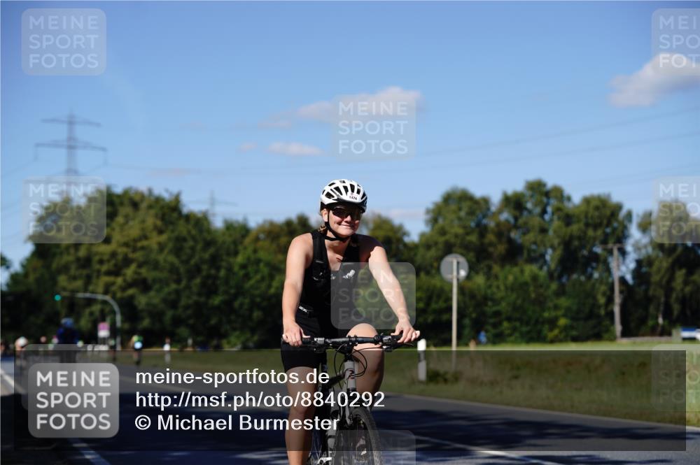 07.09.2025 - 19. Norderstedt Triathlon Michael Burmester http://msf.ph/oto/8840292 07.09.2025 14:56:50 Radfahren 1447, 1474 meine-sportfotos.de