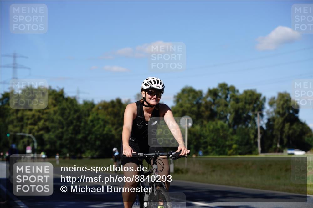 07.09.2025 - 19. Norderstedt Triathlon Michael Burmester http://msf.ph/oto/8840293 07.09.2025 14:56:50 Radfahren 1447, 1474 meine-sportfotos.de