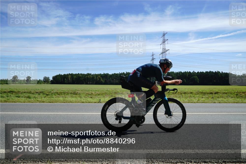 07.09.2025 - 19. Norderstedt Triathlon Michael Burmester http://msf.ph/oto/8840296 07.09.2025 12:19:40 Radfahren 811, 816, 1392 meine-sportfotos.de