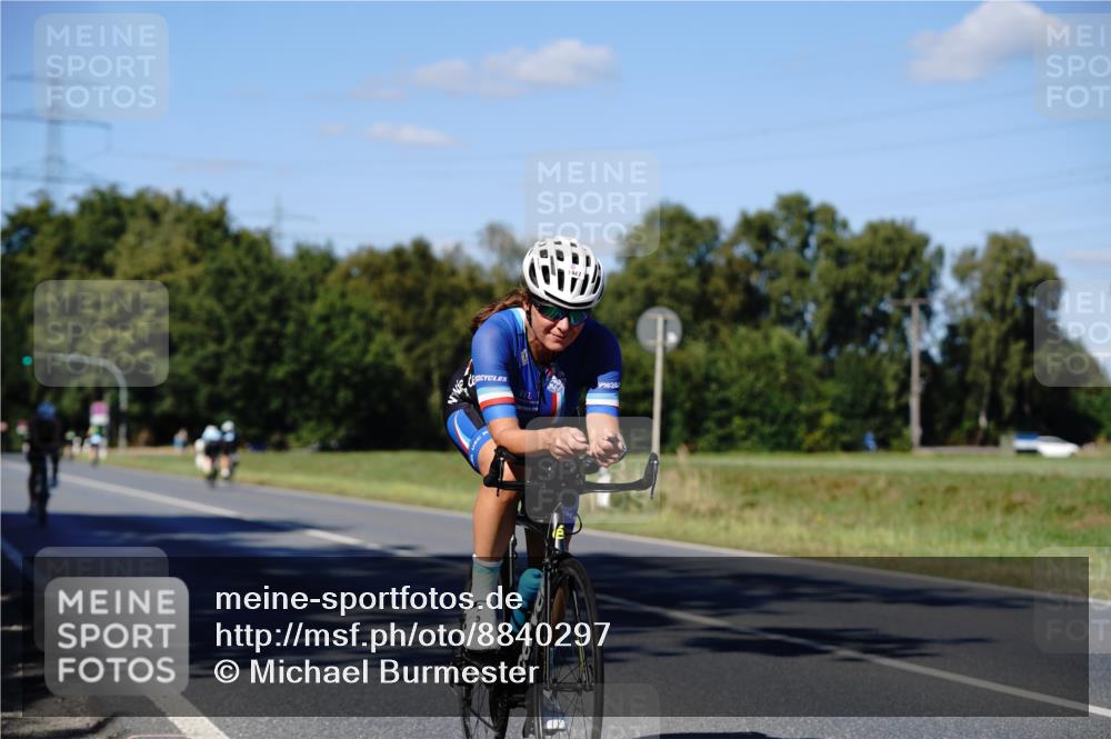 07.09.2025 - 19. Norderstedt Triathlon Michael Burmester http://msf.ph/oto/8840297 07.09.2025 14:56:53 Radfahren 473, 1447, 1474 meine-sportfotos.de