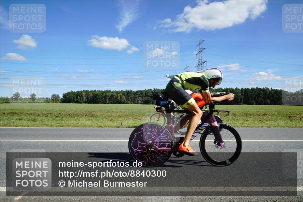 07.09.2025 - 19. Norderstedt Triathlon Michael Burmester http://msf.ph/oto/8840300 07.09.2025 14:27:21 Radfahren 993, 1469 meine-sportfotos.de