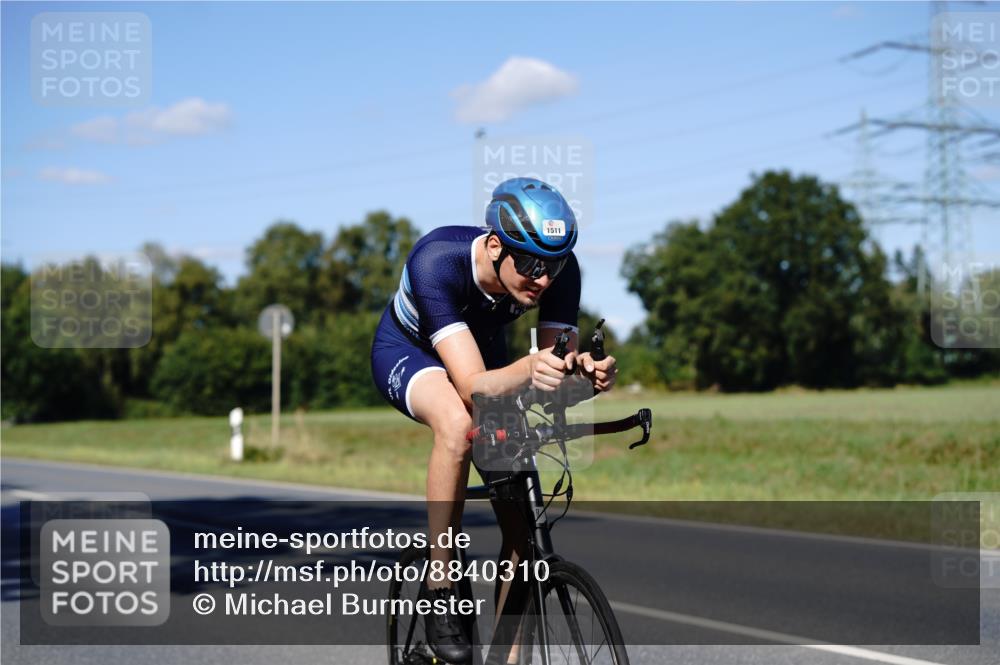 07.09.2025 - 19. Norderstedt Triathlon Michael Burmester http://msf.ph/oto/8840310 07.09.2025 14:57:01 Radfahren 1408, 1511 meine-sportfotos.de