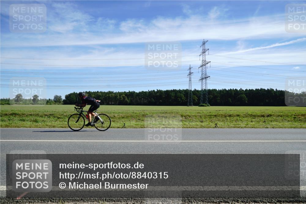 07.09.2025 - 19. Norderstedt Triathlon Michael Burmester http://msf.ph/oto/8840315 07.09.2025 12:19:54 Radfahren 139 meine-sportfotos.de