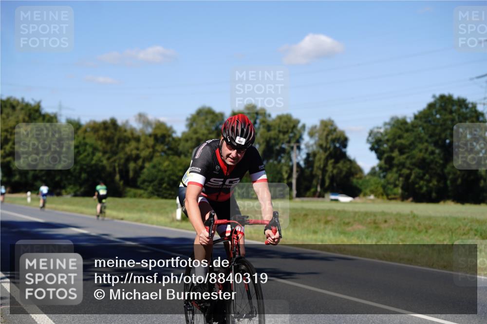 07.09.2025 - 19. Norderstedt Triathlon Michael Burmester http://msf.ph/oto/8840319 07.09.2025 14:57:15 Radfahren 395, 987 meine-sportfotos.de