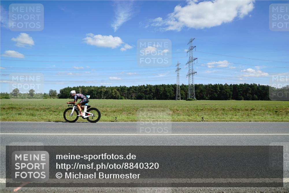 07.09.2025 - 19. Norderstedt Triathlon Michael Burmester http://msf.ph/oto/8840320 07.09.2025 14:27:24 Radfahren 993, 1026, 1469 meine-sportfotos.de
