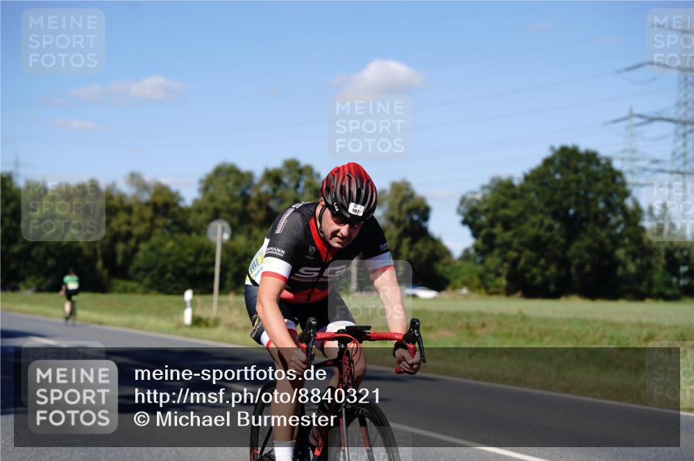 07.09.2025 - 19. Norderstedt Triathlon Michael Burmester http://msf.ph/oto/8840321 07.09.2025 14:57:15 Radfahren 395, 987 meine-sportfotos.de