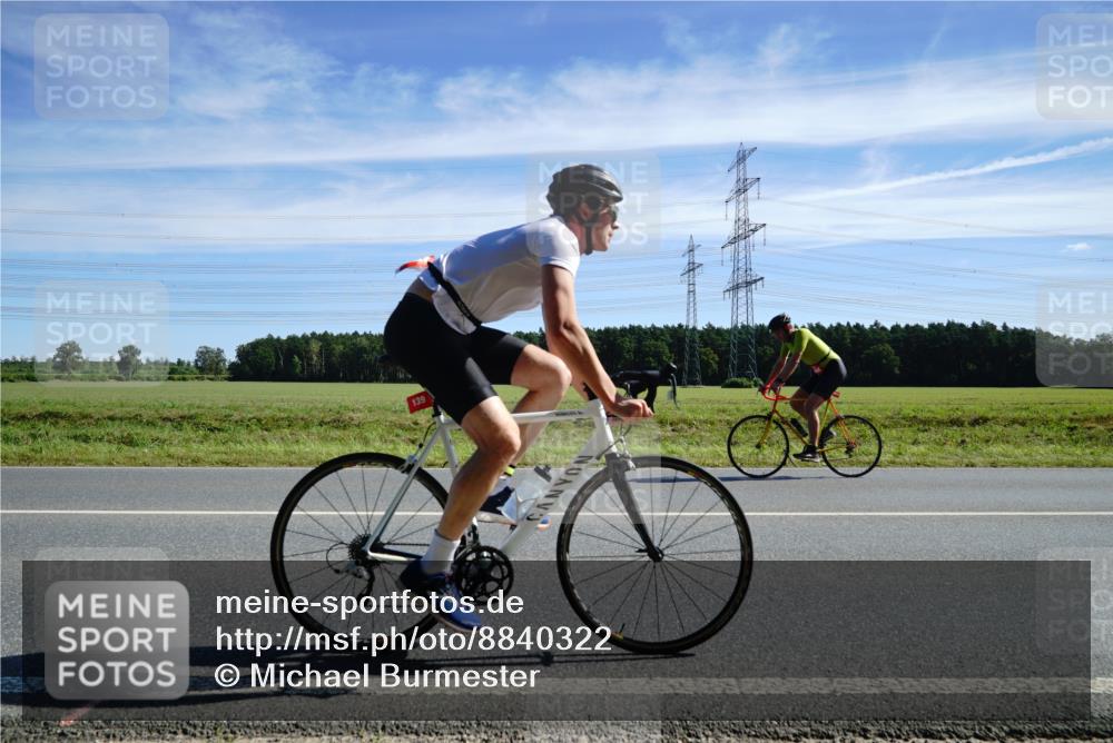 07.09.2025 - 19. Norderstedt Triathlon Michael Burmester http://msf.ph/oto/8840322 07.09.2025 12:19:54 Radfahren 139 meine-sportfotos.de