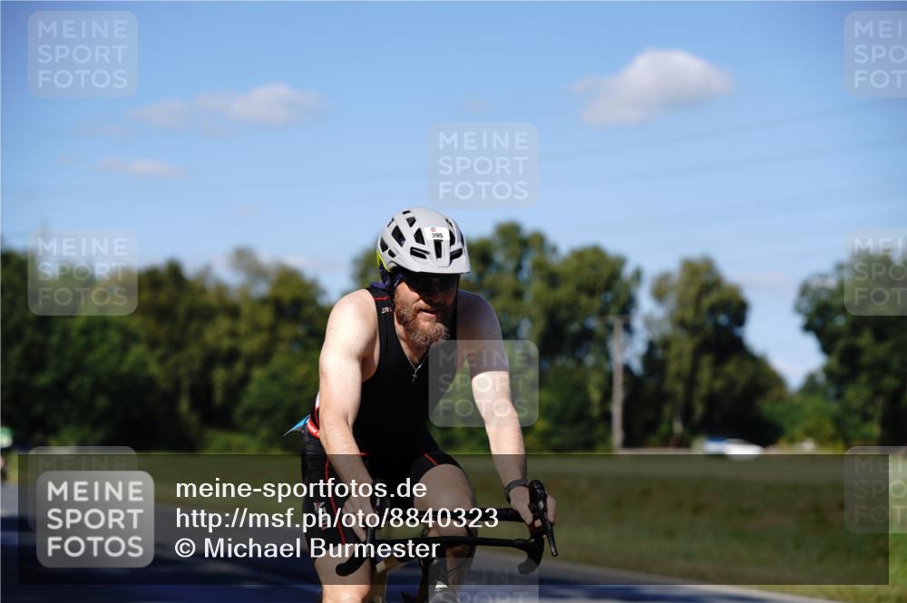 07.09.2025 - 19. Norderstedt Triathlon Michael Burmester http://msf.ph/oto/8840323 07.09.2025 14:57:18 Radfahren 395, 479, 480, 987 meine-sportfotos.de