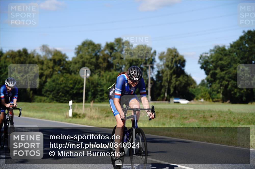 07.09.2025 - 19. Norderstedt Triathlon Michael Burmester http://msf.ph/oto/8840324 07.09.2025 14:57:21 Radfahren 479, 480 meine-sportfotos.de