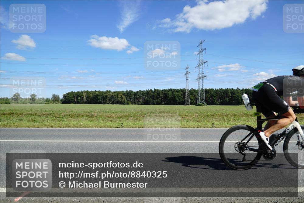 07.09.2025 - 19. Norderstedt Triathlon Michael Burmester http://msf.ph/oto/8840325 07.09.2025 14:27:25 Radfahren 993, 1026 meine-sportfotos.de