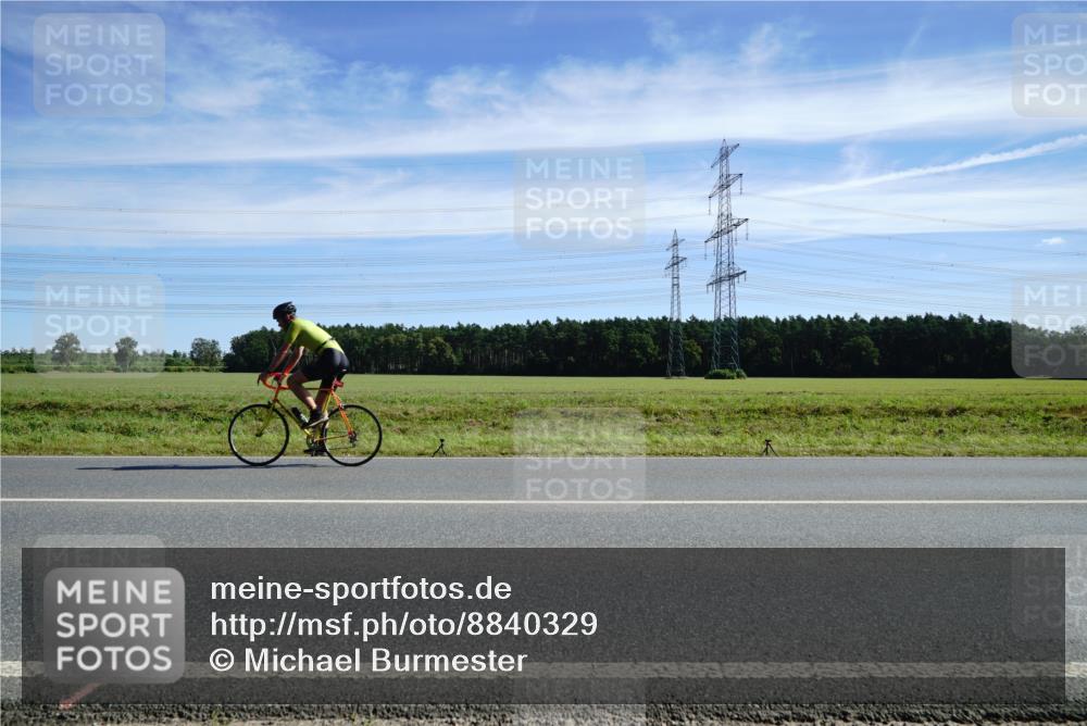 07.09.2025 - 19. Norderstedt Triathlon Michael Burmester http://msf.ph/oto/8840329 07.09.2025 12:19:55 Radfahren 139 meine-sportfotos.de