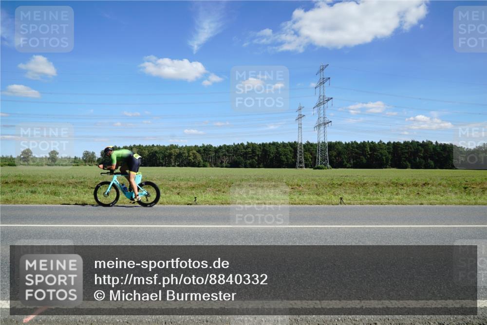 07.09.2025 - 19. Norderstedt Triathlon Michael Burmester http://msf.ph/oto/8840332 07.09.2025 14:27:27 Radfahren 422, 1026 meine-sportfotos.de