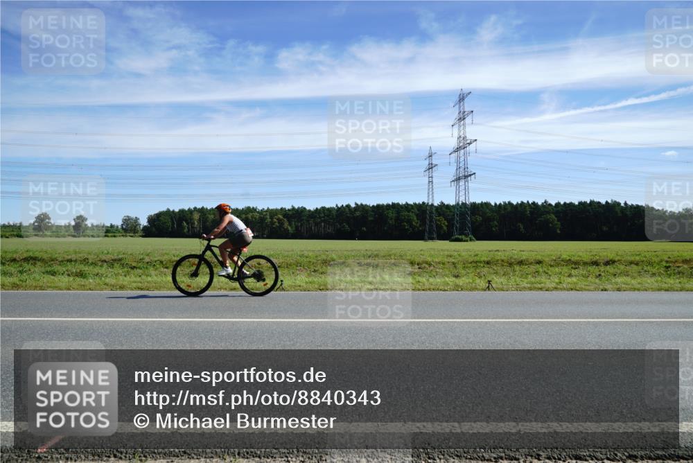07.09.2025 - 19. Norderstedt Triathlon Michael Burmester http://msf.ph/oto/8840343 07.09.2025 12:20:03 Radfahren 767 meine-sportfotos.de