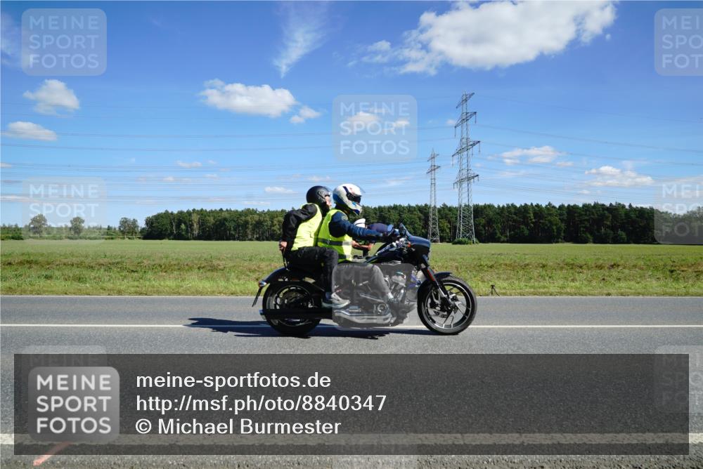 07.09.2025 - 19. Norderstedt Triathlon Michael Burmester http://msf.ph/oto/8840347 07.09.2025 14:27:30 Radfahren 422 meine-sportfotos.de