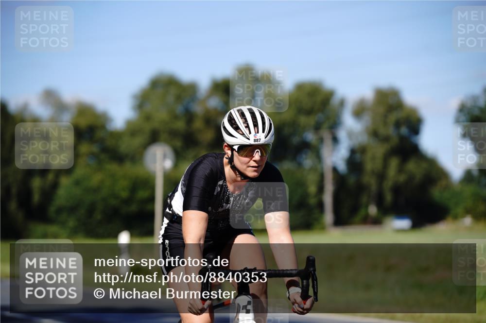 07.09.2025 - 19. Norderstedt Triathlon Michael Burmester http://msf.ph/oto/8840353 07.09.2025 14:57:49 Radfahren 477, 887, 1504 meine-sportfotos.de