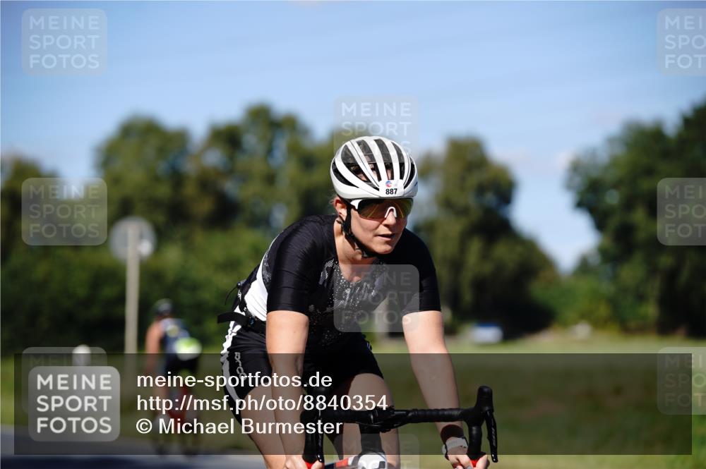07.09.2025 - 19. Norderstedt Triathlon Michael Burmester http://msf.ph/oto/8840354 07.09.2025 14:57:49 Radfahren 477, 887, 1504 meine-sportfotos.de