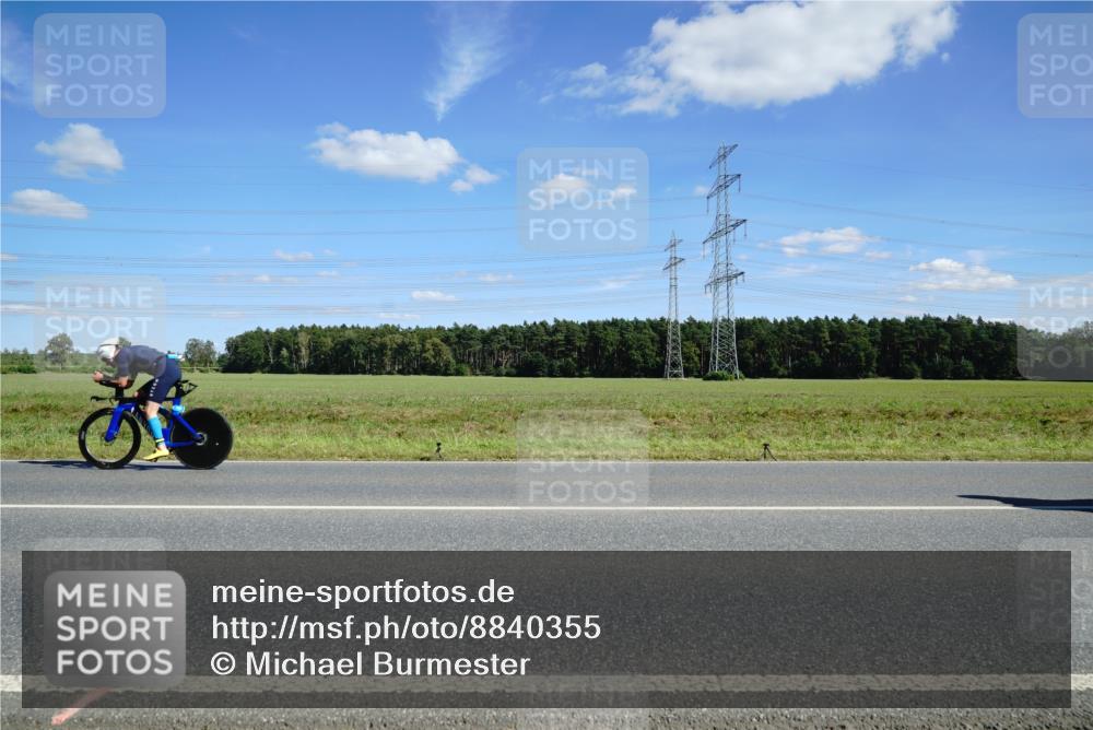 07.09.2025 - 19. Norderstedt Triathlon Michael Burmester http://msf.ph/oto/8840355 07.09.2025 14:27:31 Radfahren 422, 905 meine-sportfotos.de