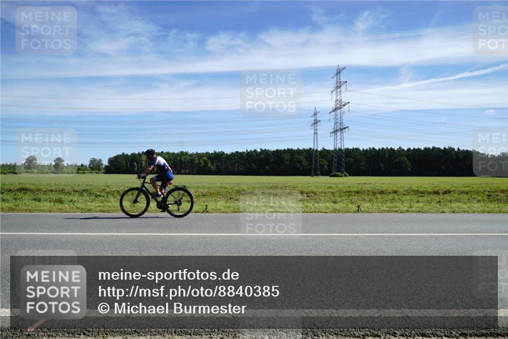07.09.2025 - 19. Norderstedt Triathlon Michael Burmester http://msf.ph/oto/8840385 07.09.2025 12:20:14 Radfahren 244 meine-sportfotos.de
