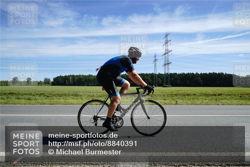 07.09.2025 - 19. Norderstedt Triathlon Michael Burmester http://msf.ph/oto/8840391 07.09.2025 12:20:15 Radfahren 244 meine-sportfotos.de