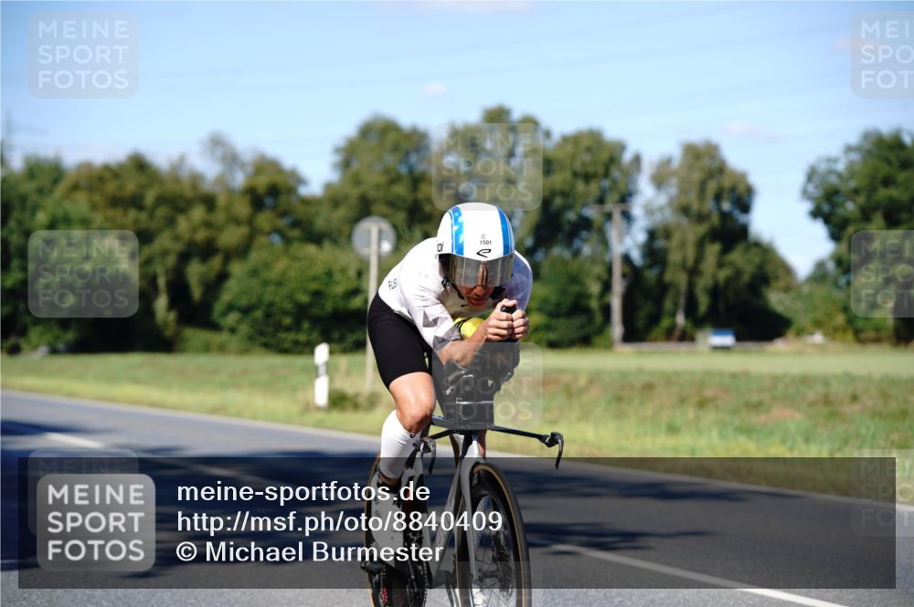 07.09.2025 - 19. Norderstedt Triathlon Michael Burmester http://msf.ph/oto/8840409 07.09.2025 14:59:50 Radfahren 1501 meine-sportfotos.de