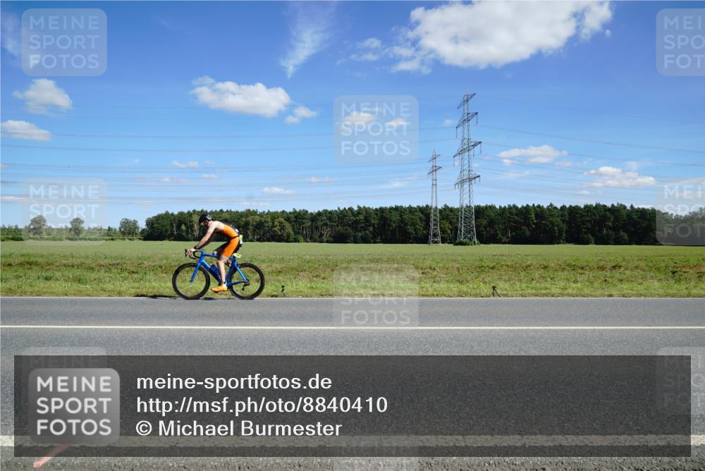 07.09.2025 - 19. Norderstedt Triathlon Michael Burmester http://msf.ph/oto/8840410 07.09.2025 14:27:44 Radfahren 1404, 1507 meine-sportfotos.de