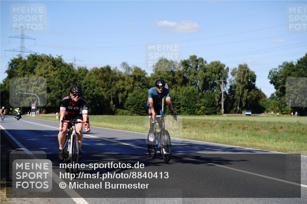 07.09.2025 - 19. Norderstedt Triathlon Michael Burmester http://msf.ph/oto/8840413 07.09.2025 15:00:05 Radfahren 446, 1478 meine-sportfotos.de