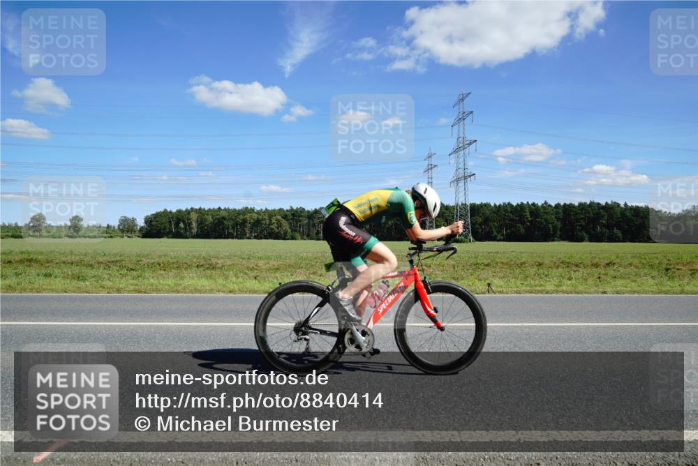 07.09.2025 - 19. Norderstedt Triathlon Michael Burmester http://msf.ph/oto/8840414 07.09.2025 14:27:46 Radfahren 1507 meine-sportfotos.de