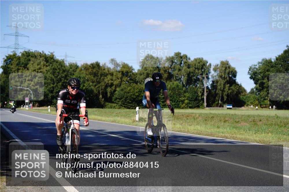 07.09.2025 - 19. Norderstedt Triathlon Michael Burmester http://msf.ph/oto/8840415 07.09.2025 15:00:05 Radfahren 446, 1478 meine-sportfotos.de