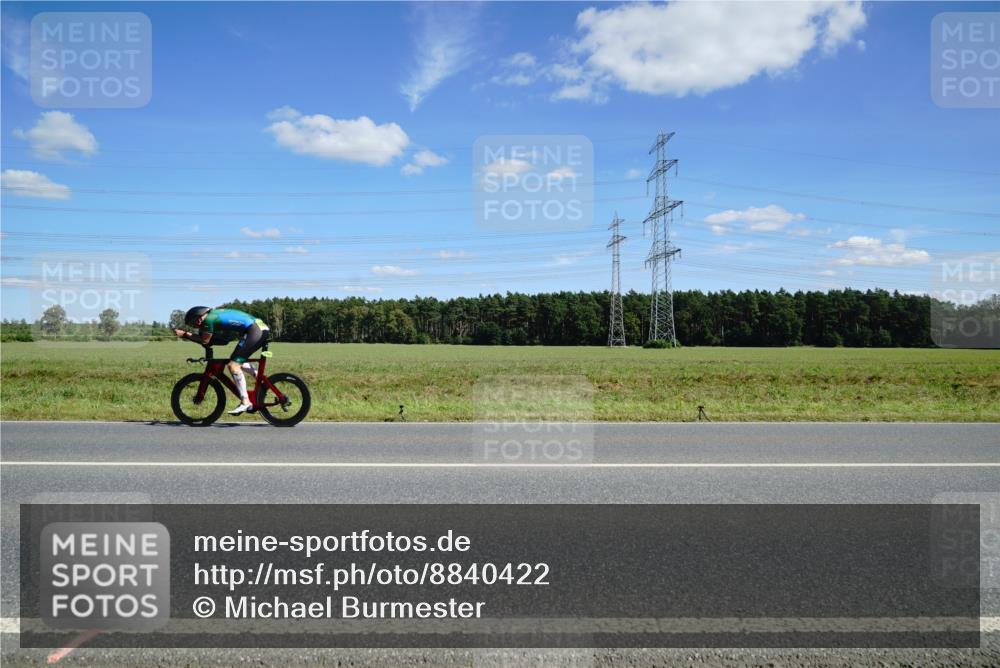 07.09.2025 - 19. Norderstedt Triathlon Michael Burmester http://msf.ph/oto/8840422 07.09.2025 14:27:49 Radfahren 1014, 1507 meine-sportfotos.de