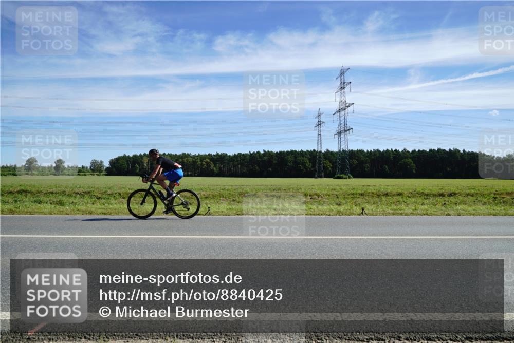 07.09.2025 - 19. Norderstedt Triathlon Michael Burmester http://msf.ph/oto/8840425 07.09.2025 12:20:28 Radfahren 713, 1276 meine-sportfotos.de