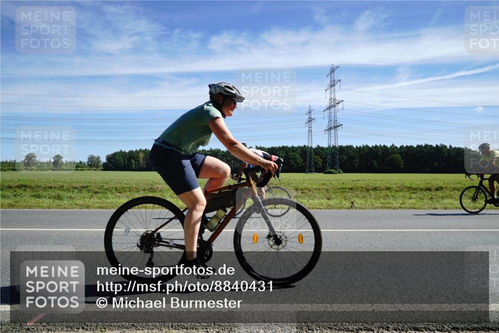 07.09.2025 - 19. Norderstedt Triathlon Michael Burmester http://msf.ph/oto/8840431 07.09.2025 12:20:33 Radfahren 156, 717 meine-sportfotos.de