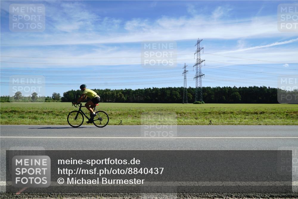 07.09.2025 - 19. Norderstedt Triathlon Michael Burmester http://msf.ph/oto/8840437 07.09.2025 12:20:34 Radfahren 156, 717 meine-sportfotos.de