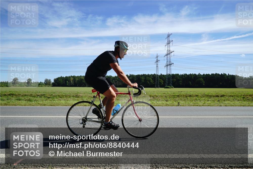 07.09.2025 - 19. Norderstedt Triathlon Michael Burmester http://msf.ph/oto/8840444 07.09.2025 12:20:35 Radfahren 156, 717 meine-sportfotos.de